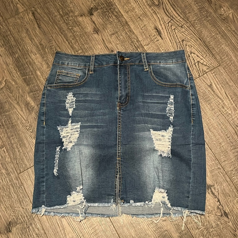 New with tag Denim mini skirt size medium‎